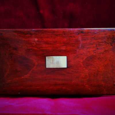 Paire de pistolets de voyages, en coffrets avec accessoires