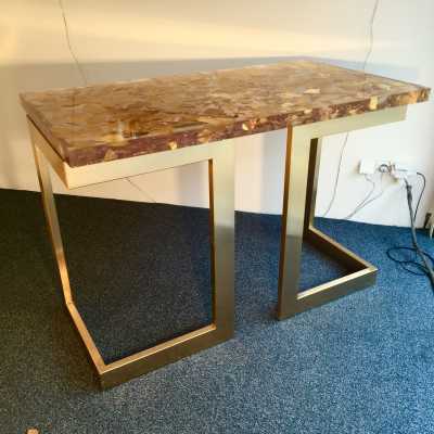 Table console en résine avec inclusions de feuilles d’or 24k (2014)