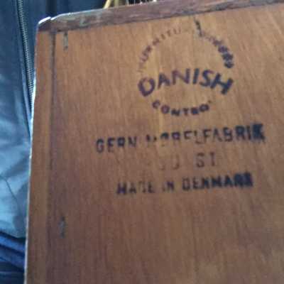 Commode danoise estampillée, XXème siècle