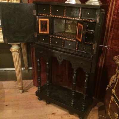 Cabinet XVII  1680