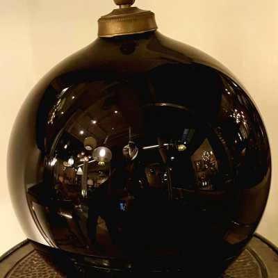 Lampe en opaline noire vers 1940