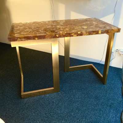 Table console en résine avec inclusions de feuilles d’or 24k (2014)