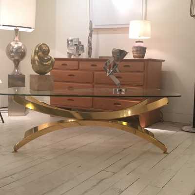 Table basse métal doré, et verre , circa 1970