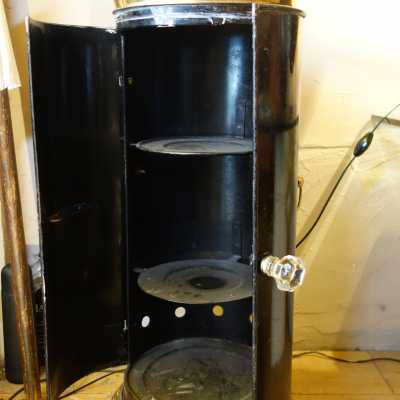 Meuble chauffe-assiettes en tôle et laiton, XIXème siècle