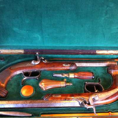 Paire de pistolets de duels en coffret. vers 1850. Cadeau du Comte de Nieuwerkerke