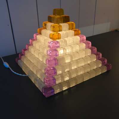 Lampe pyramide Poliarte 1970