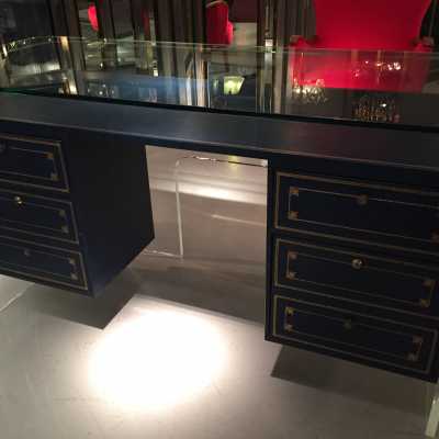 Rare bureau des années 1970