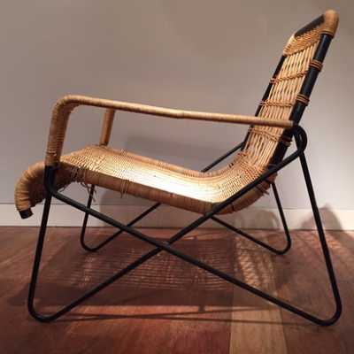 Fauteuil de Raoul Guys, rotin et piètement tubulaire en métal, Airborne, France, circa 1950