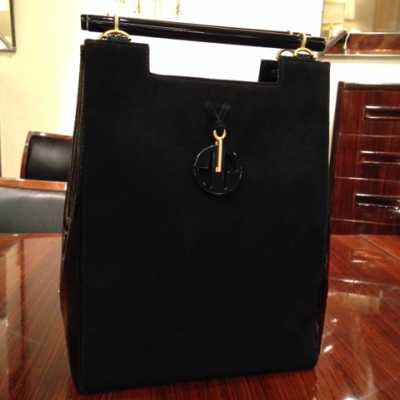 Sac, Jean Patou, daim et cuir verni, poignées en lucite, circa 1960