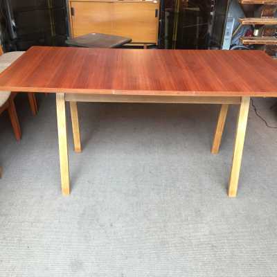 Table à manger de Joseph André Motte ed. Charon circa 1956