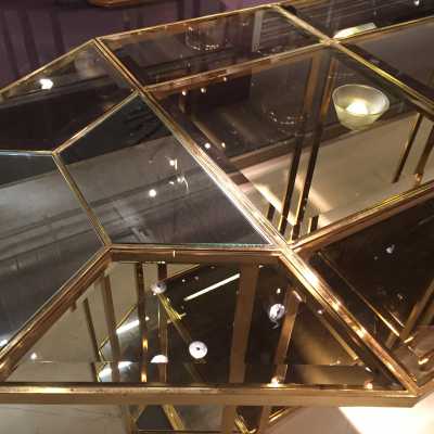 table dans le goût de Gabriella Crespi Italie ca 70