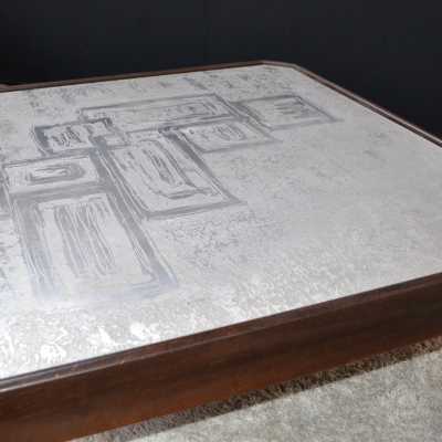 TABLE DESIGN ALLEMAND CIRCA 1970.DESSUS ALUMINIUM GRAVE A L'ACIDE.